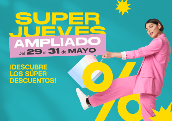 chica con blazer rosa anunciando descuentos