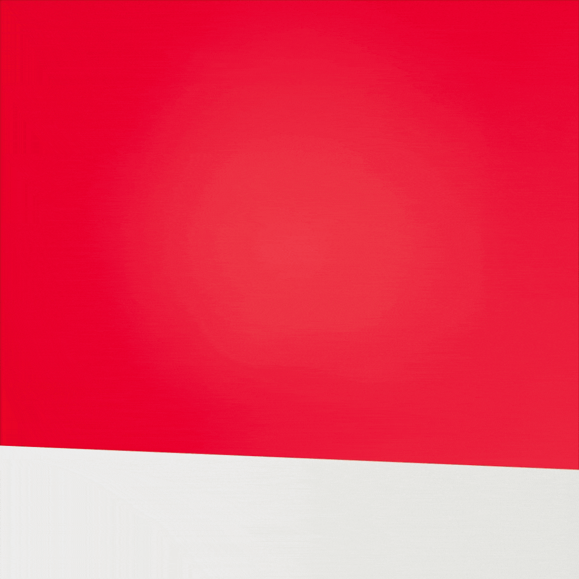 dona amb ulleres de sol i jersei groc