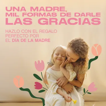 Madre e hija dándose un abrazo